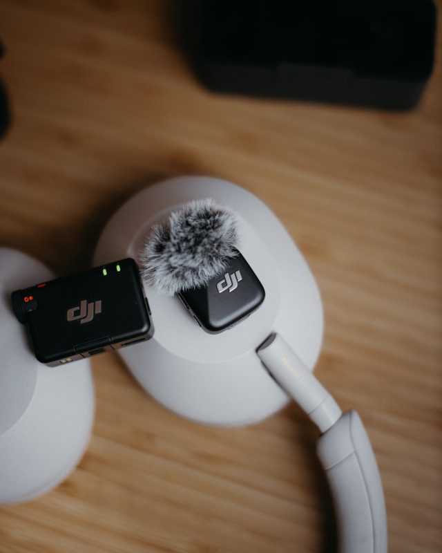 Wireless Microphones for Video Recording